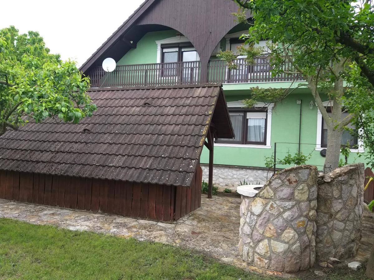 Tavasz Nyaralo Villa Poroszló Exteriör bild